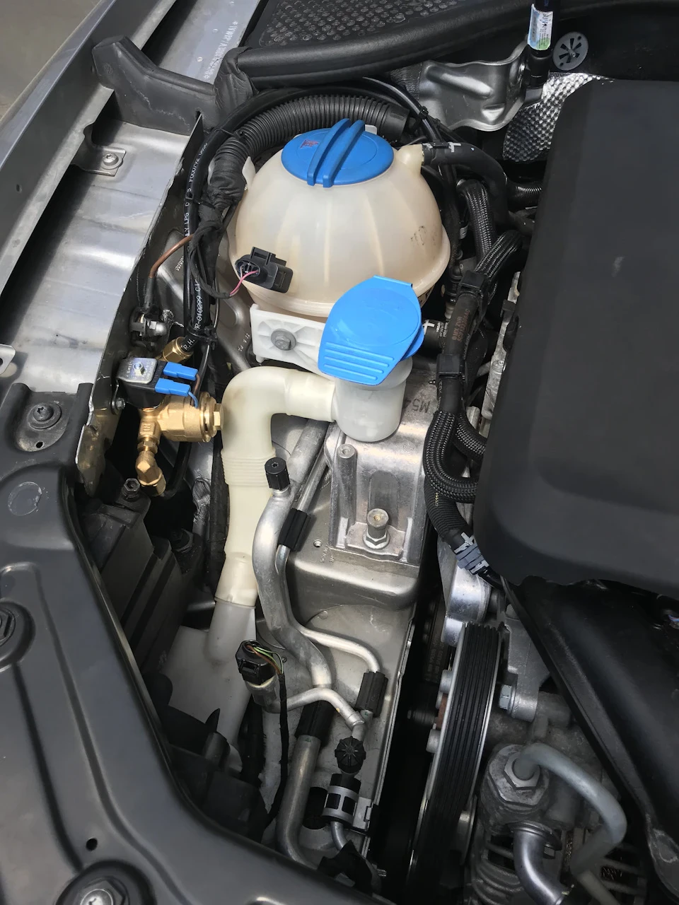 Установка газового обладнання ГБО Volkswagen Passat b7 US 2,5 мотор