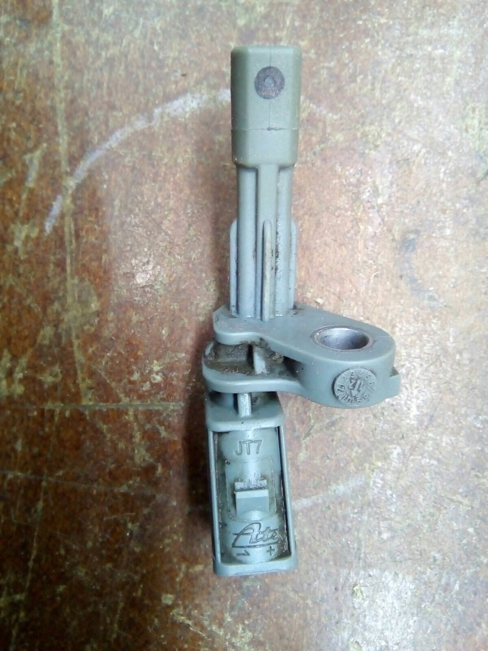 Заміна датчика ABS 1