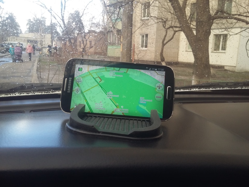 Тримач телефону 3
