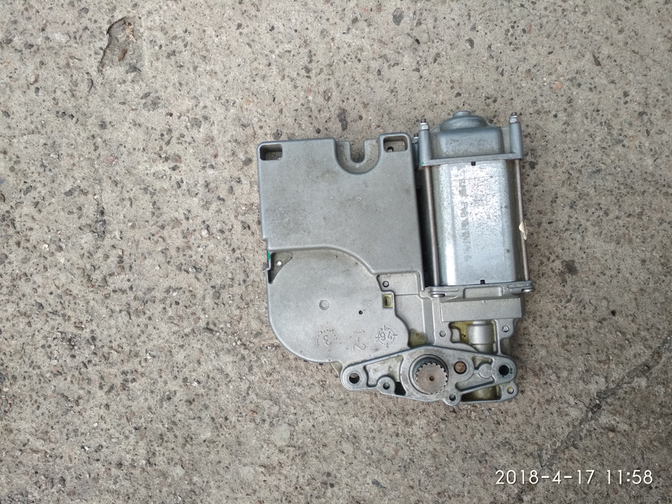 Електродвигун люка від VW Passat B4 2