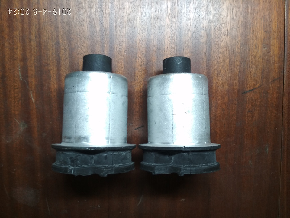 Сайлентблок задньої балки від Audi A4 (8D0 501 541 D) 5