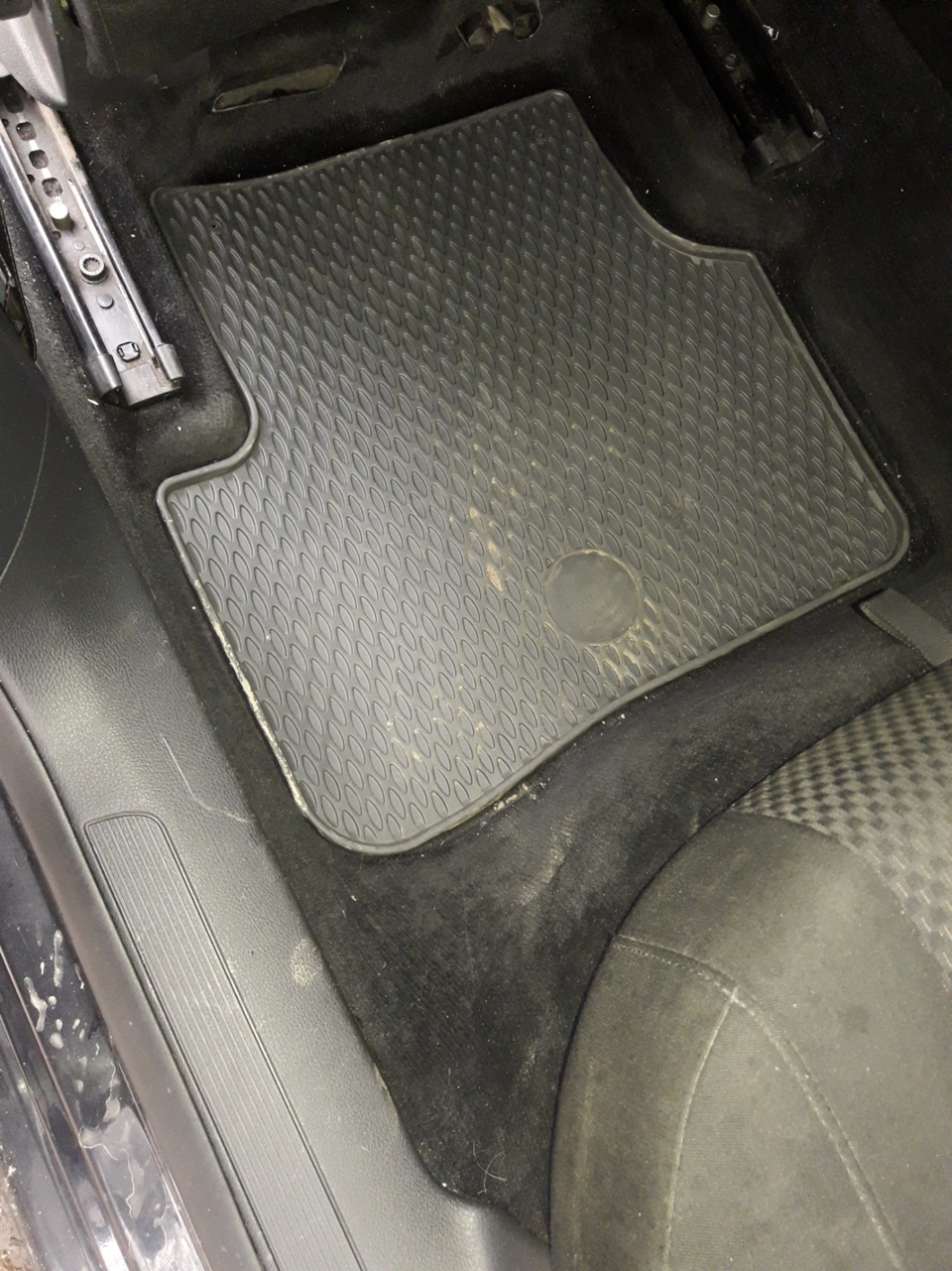 Килимки на Volkswagen Passat В7 Європа 3
