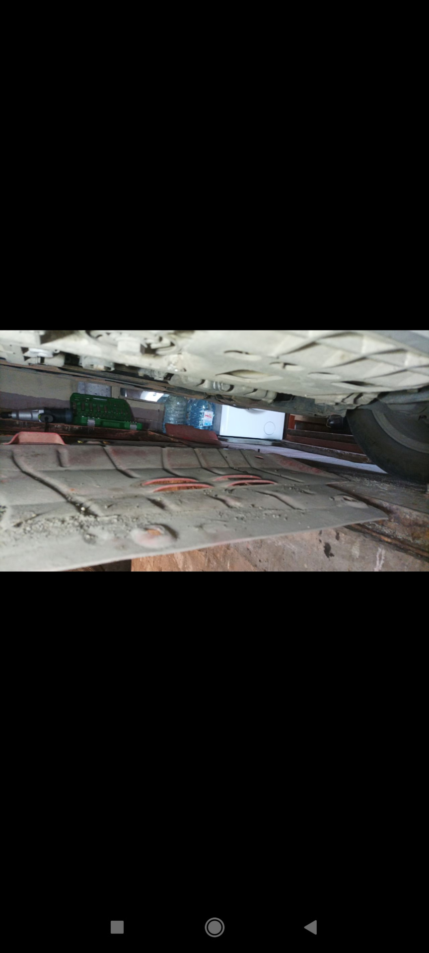 Volkswagen Passat 2.0 TDI заміна масла в двигуні з допуском VW 50400/50700. заміна масляного фільтра та фільтра повітряного 4
