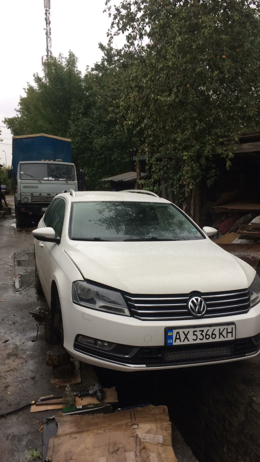 Сайлентблок переднього важеля задній Passat B7 1