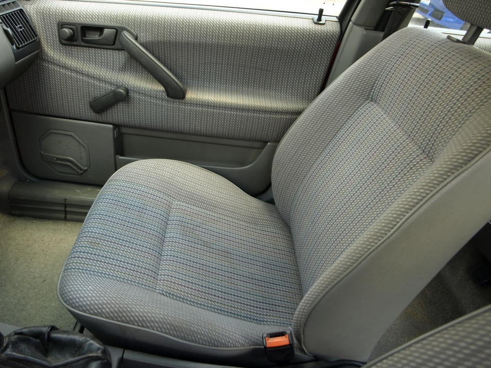 ПРОДАЮ салон VW PASSAT B3 сірий 3