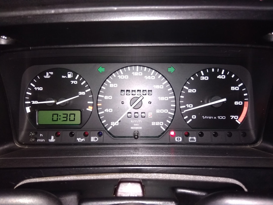 Стрілки приладки від BMW 1