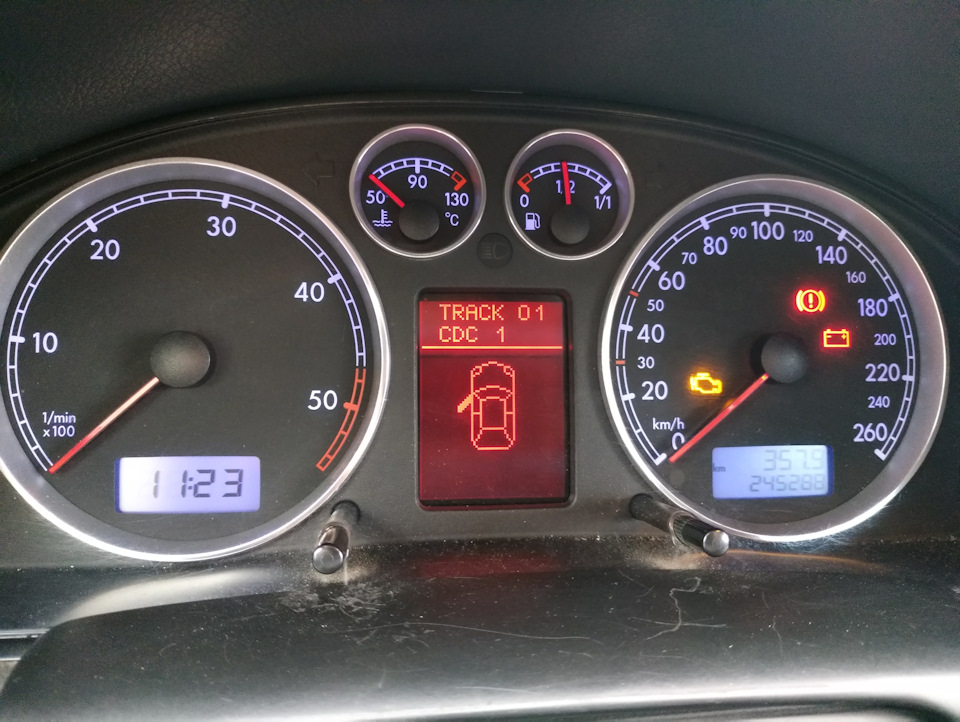 CD player у підлокітник 3