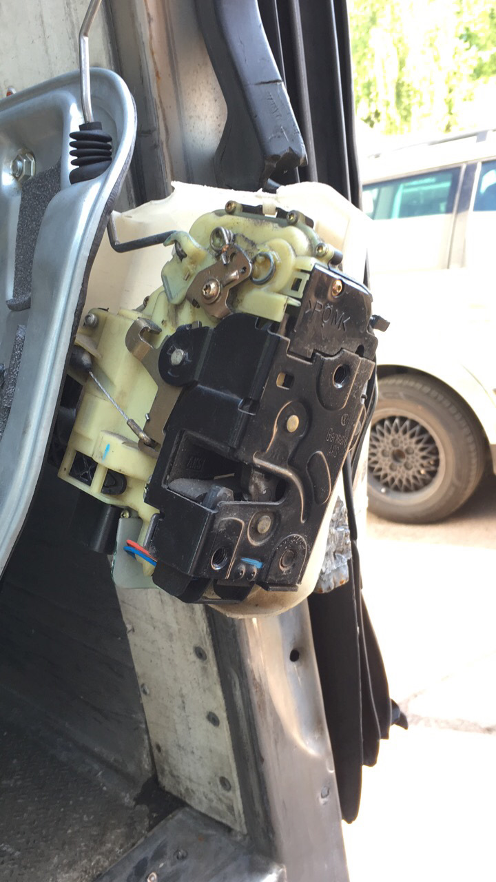 Головняк із дверним замком vw passat b5 1