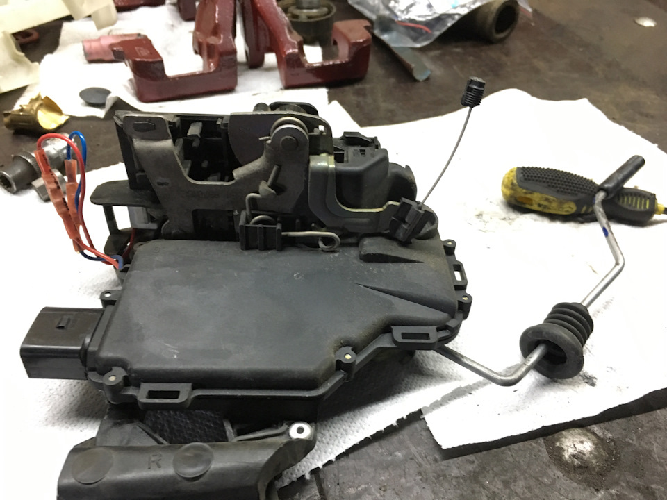 Головняк із дверним замком vw passat b5 3