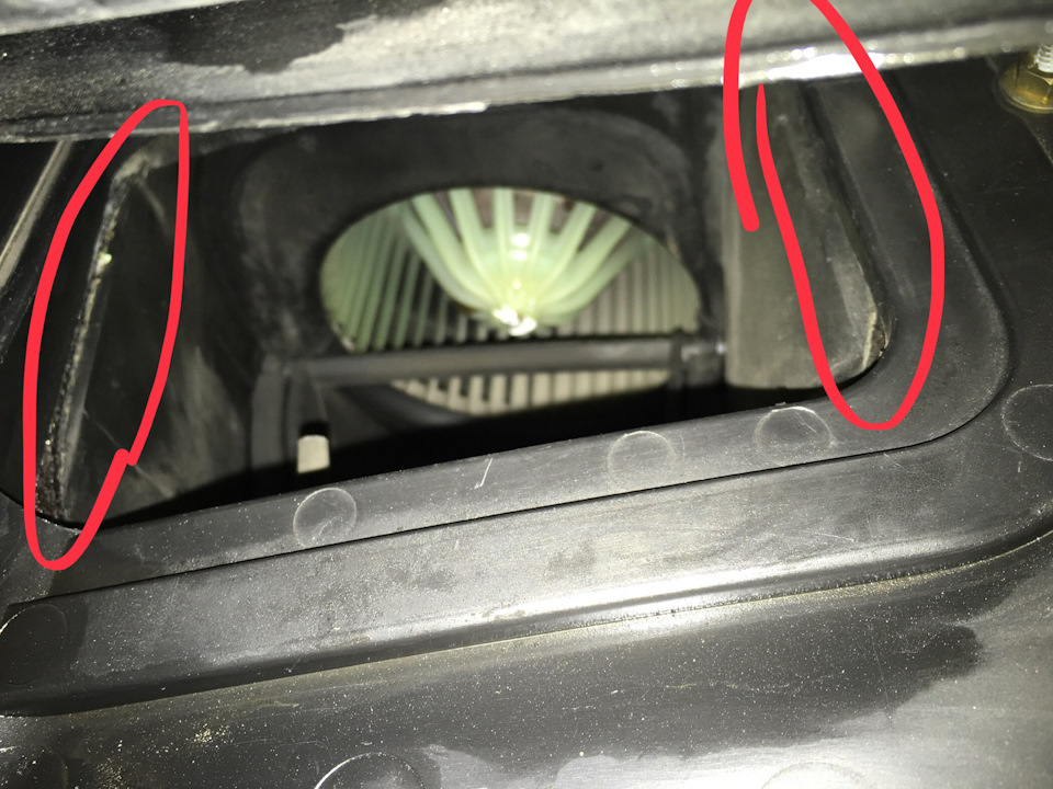 Течи з короба повітряного фільтра салону vw passat b5 3