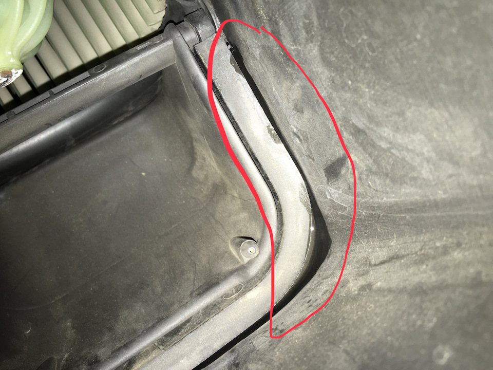 Течи з короба повітряного фільтра салону vw passat b5 4