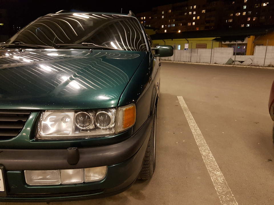 Кастом світло Passat b4 на основі штатної фар 1