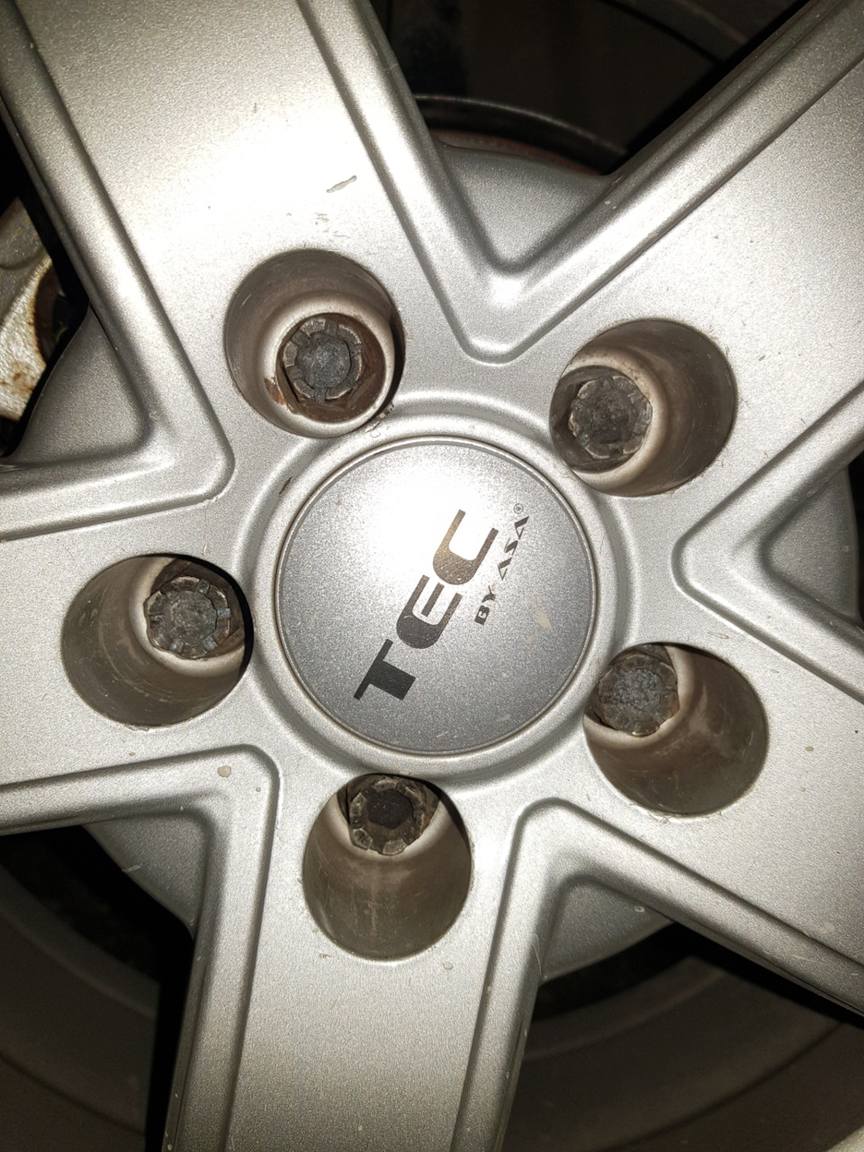 ковпачки колісних болтів VW Passat B4 4