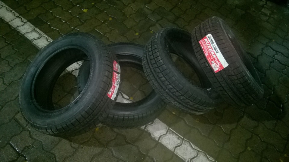 переобулись на Bridgestone blizzak vrx 195/60 R15 2