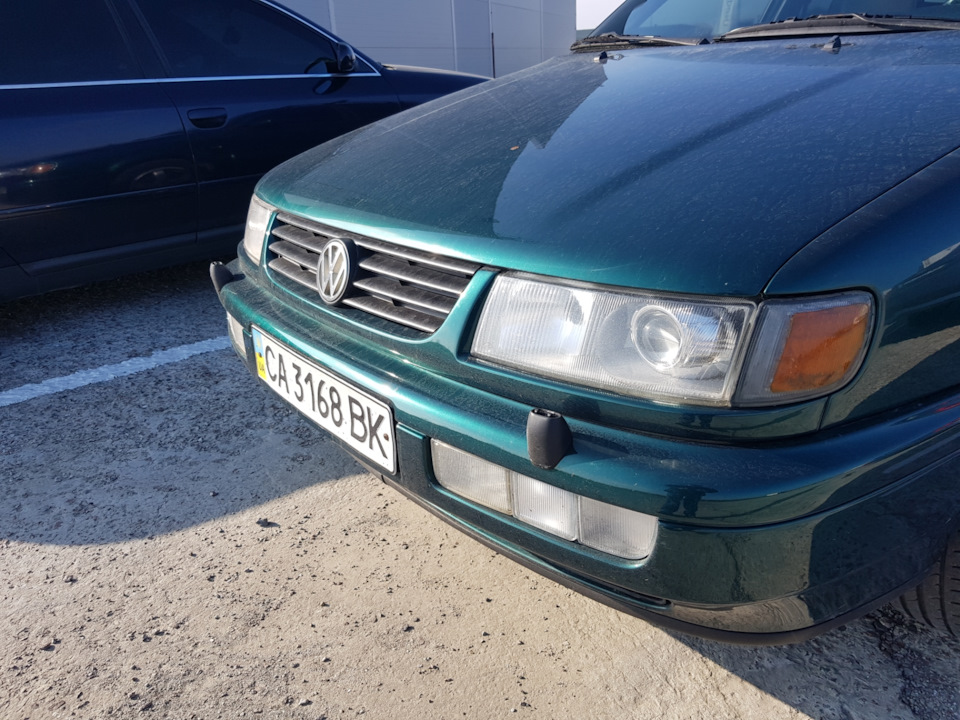 шильдик TDI в грати PASSAT B4 3