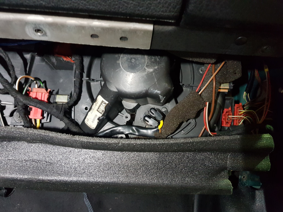 заміна вентилятора, пічки, клімату, Passat B4 4