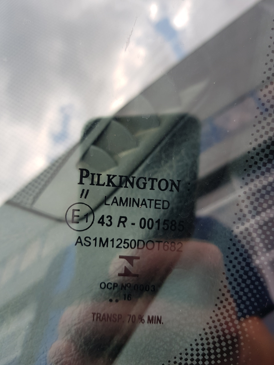 заміна вітрового скла xyg на Pilkinkton 1