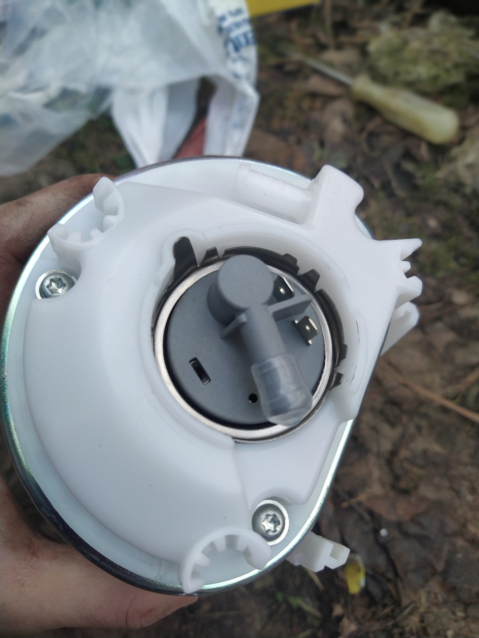 Бензонасос Magneti marelli або живи 2.0 ADY) 4