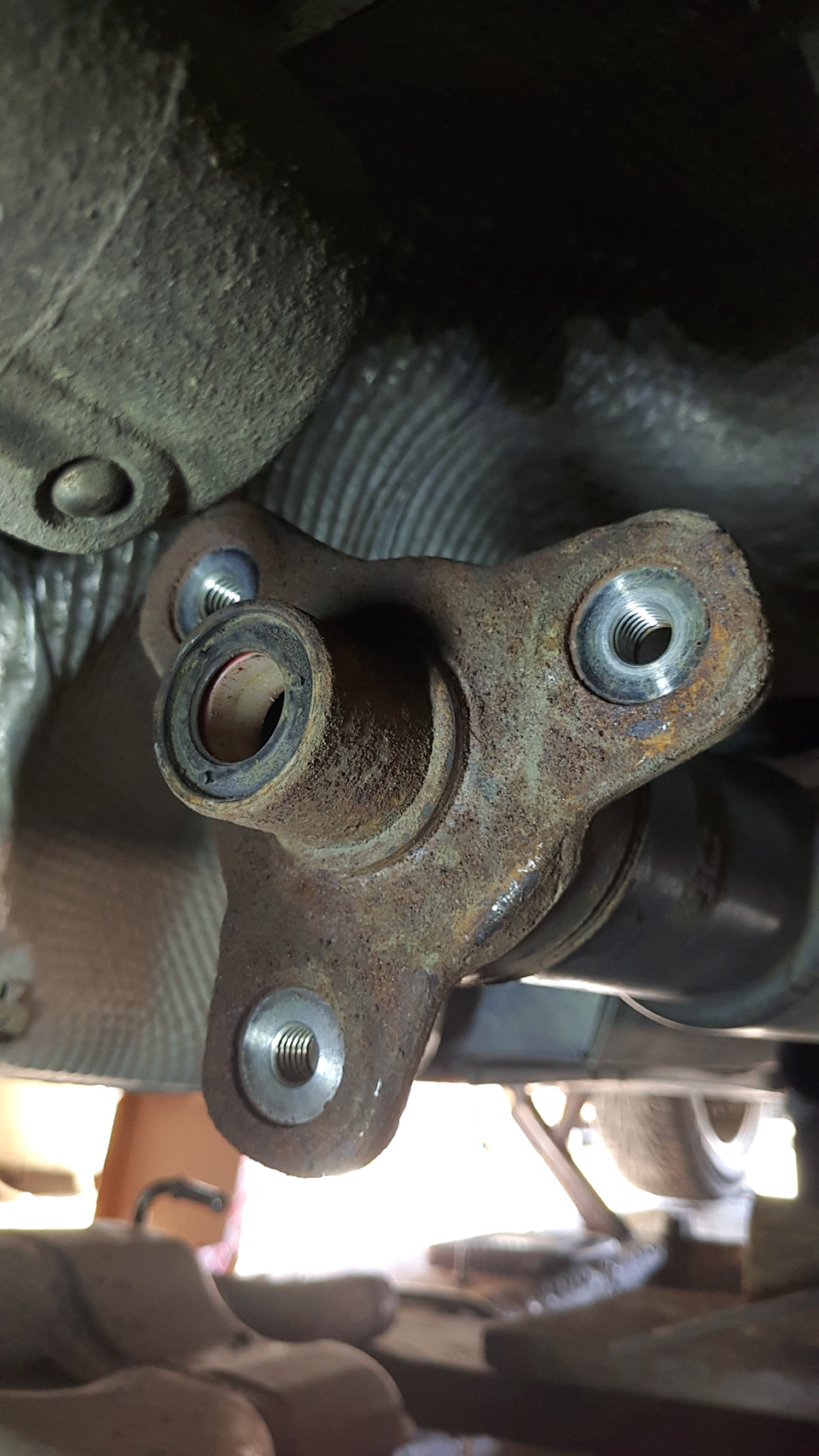 Заміна задньої муфти кардана VW B6 3