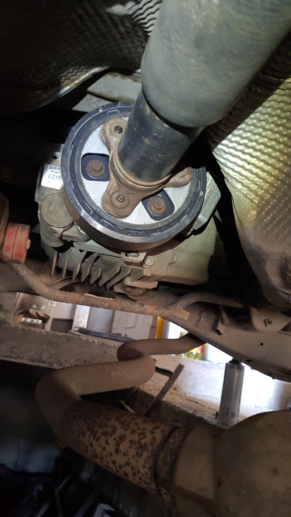 Заміна задньої муфти кардана VW B6 5