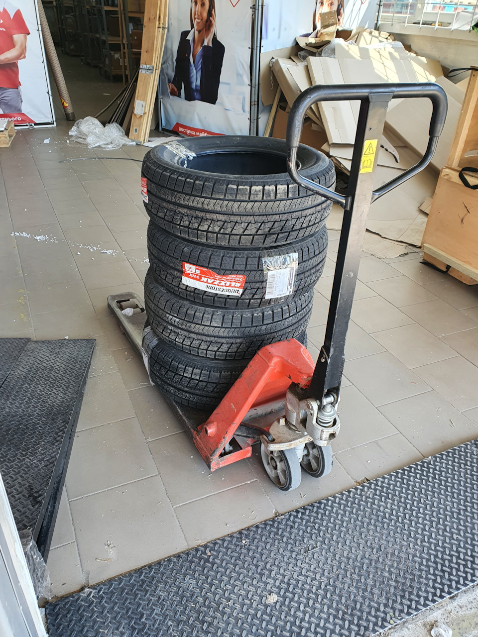 Готую сани восени: Bridgestone Blizzak VRX 1