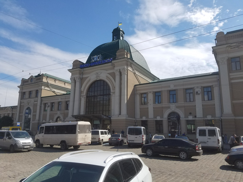 Приїхали за машиною в Івано-Франківську 1