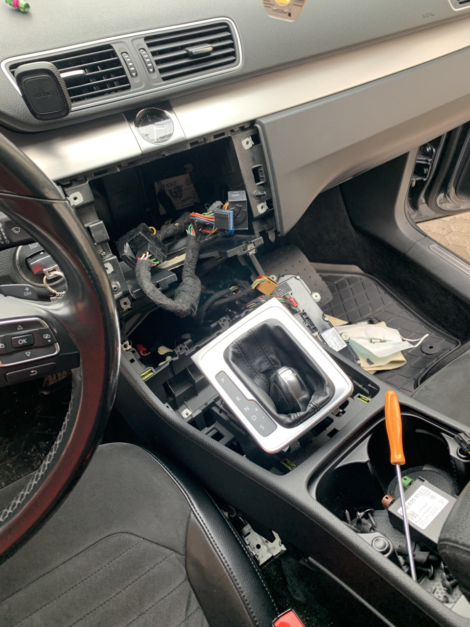 Установка USB car play Discover Media 5