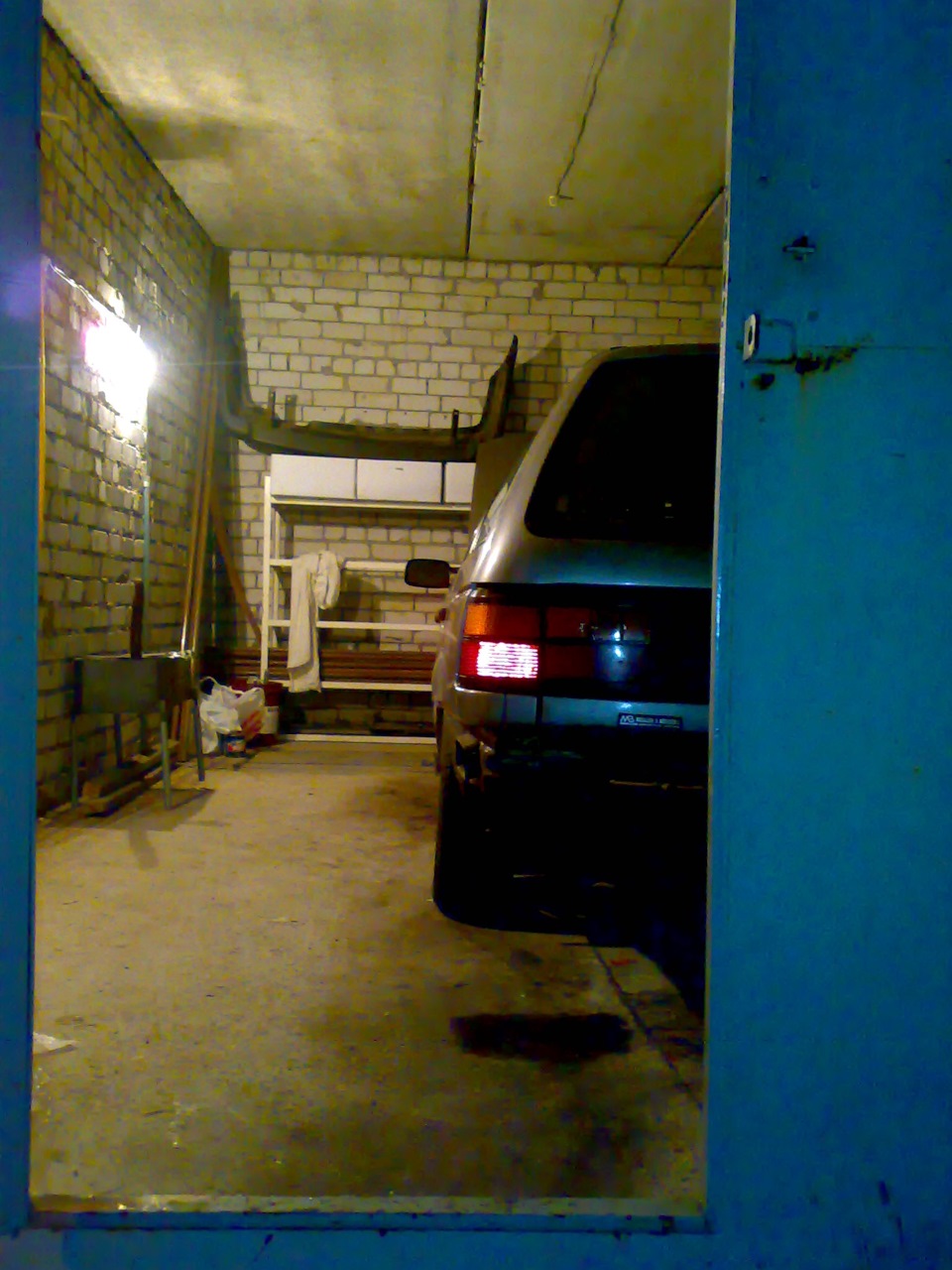 У гаражі 3