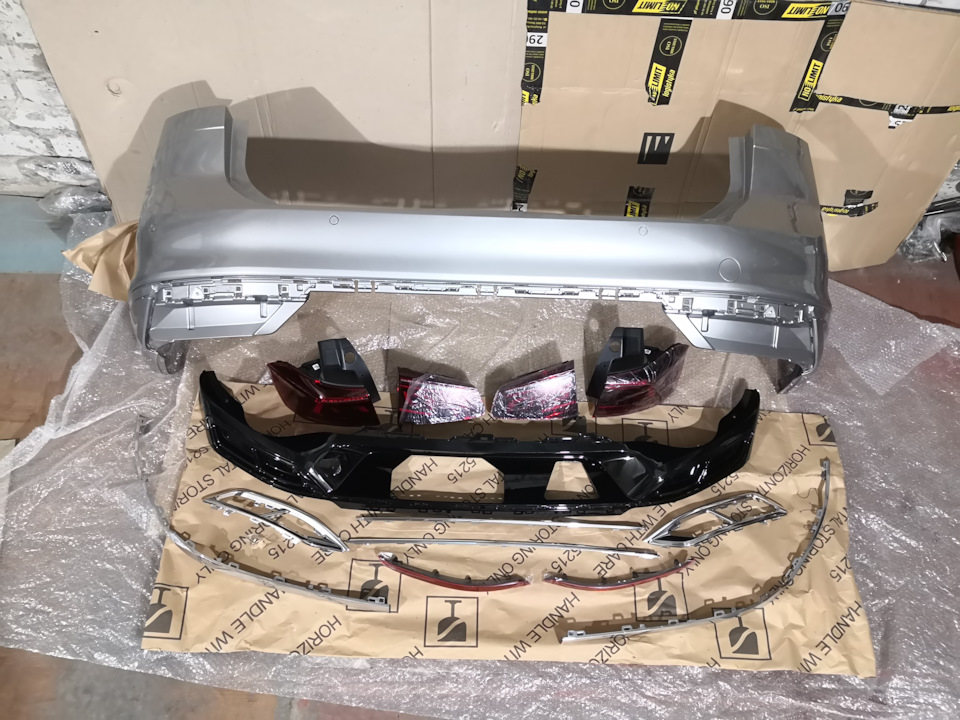 Upgrade.Passat B8 Facelift - задній бампер + ліхтарі R-line 1