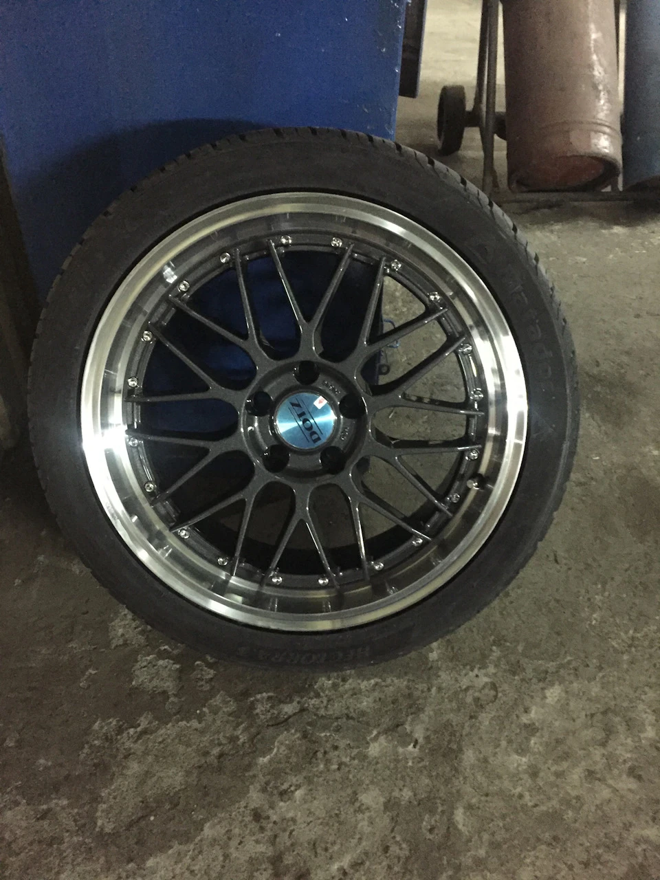 Короче не втримався Я. І купив знову диски DOTZ REVVO DARK r18 5/112 та 35.