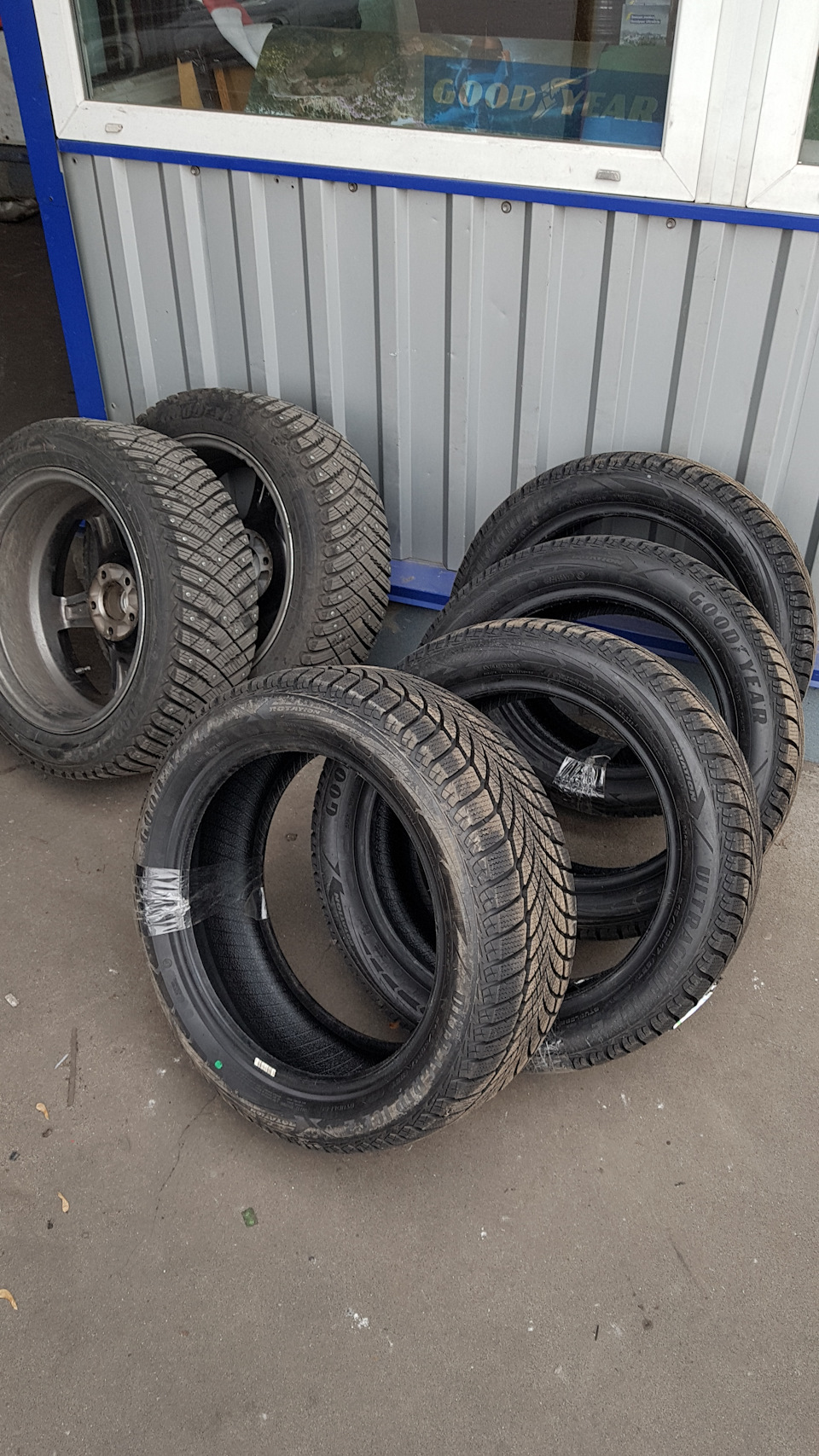 Знову перевзуття і знову Goodyear 1