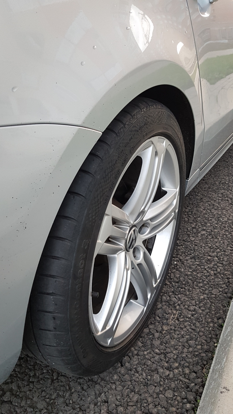 Triangle TH201 235/40 R18 95Y 4