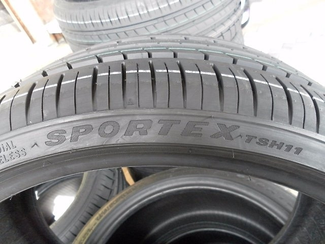Triangle TH201 235/40 R18 95Y 2