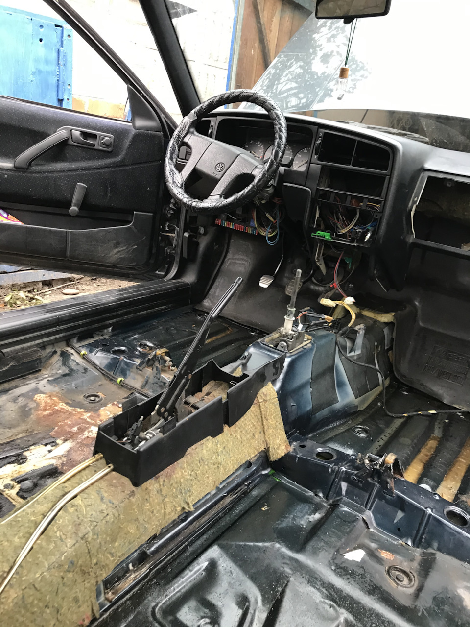 Заміна радіатора пічки Passat B3 без зняття керма 4