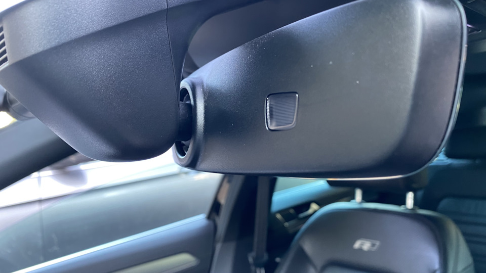 Automatic Dimming Mirrors. 3