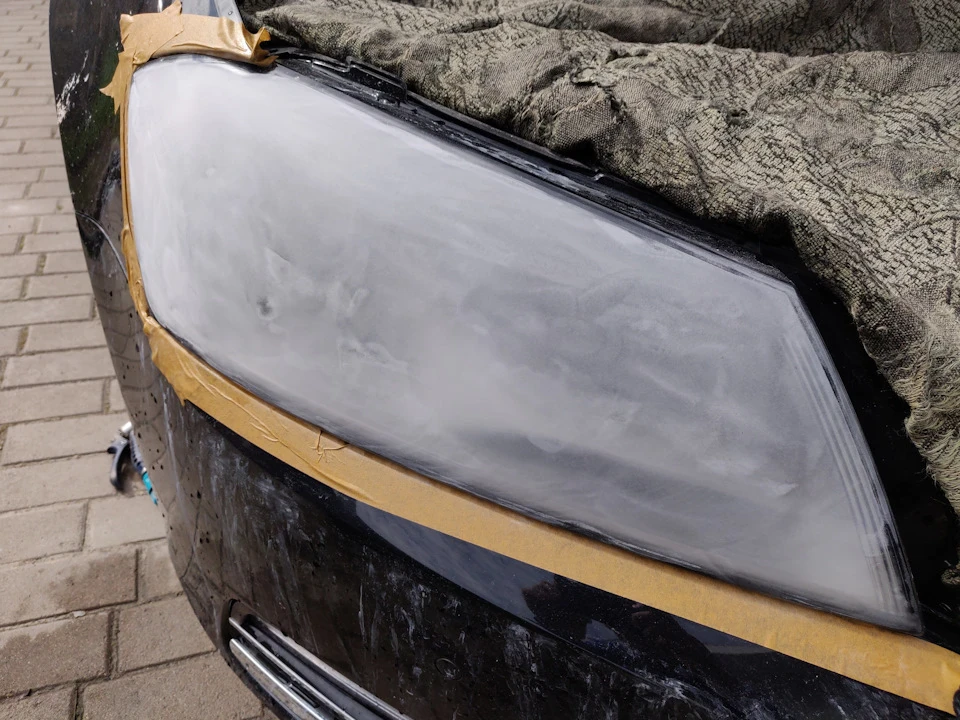 Поліровка фар Passat B7