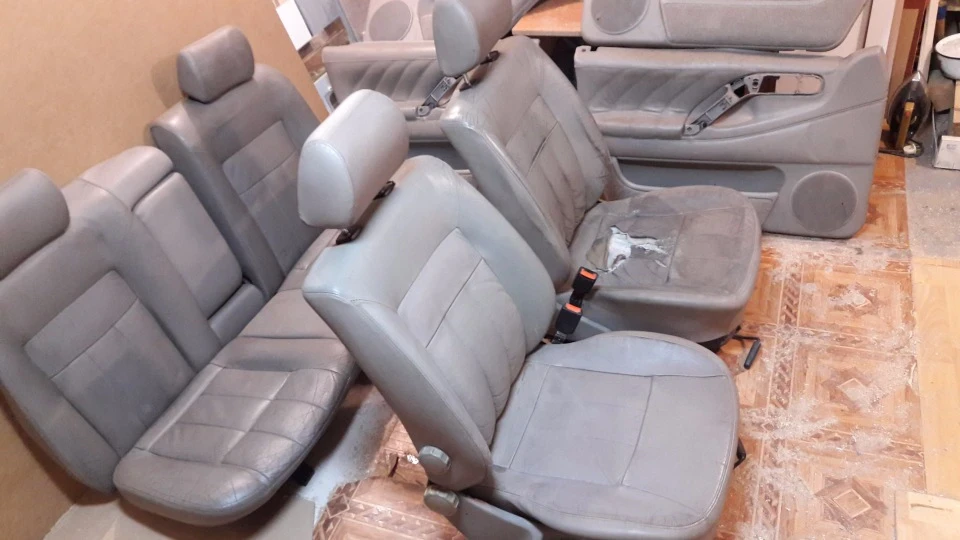 два салона на Passat b4 (1-беж. кожа, 2-ткань)