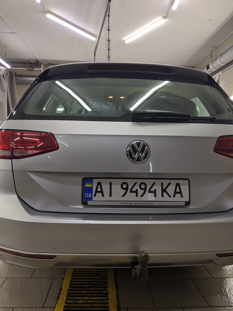 Вм'ятини на кришці багажника Passat b8 3