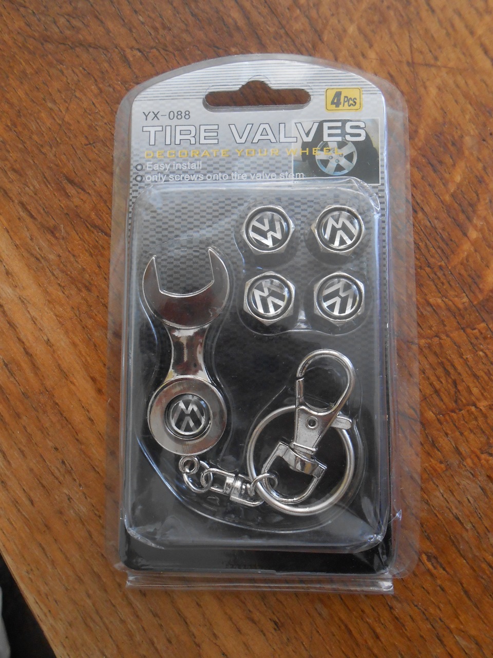 Ковпачки на ніпель із значком VW. 1