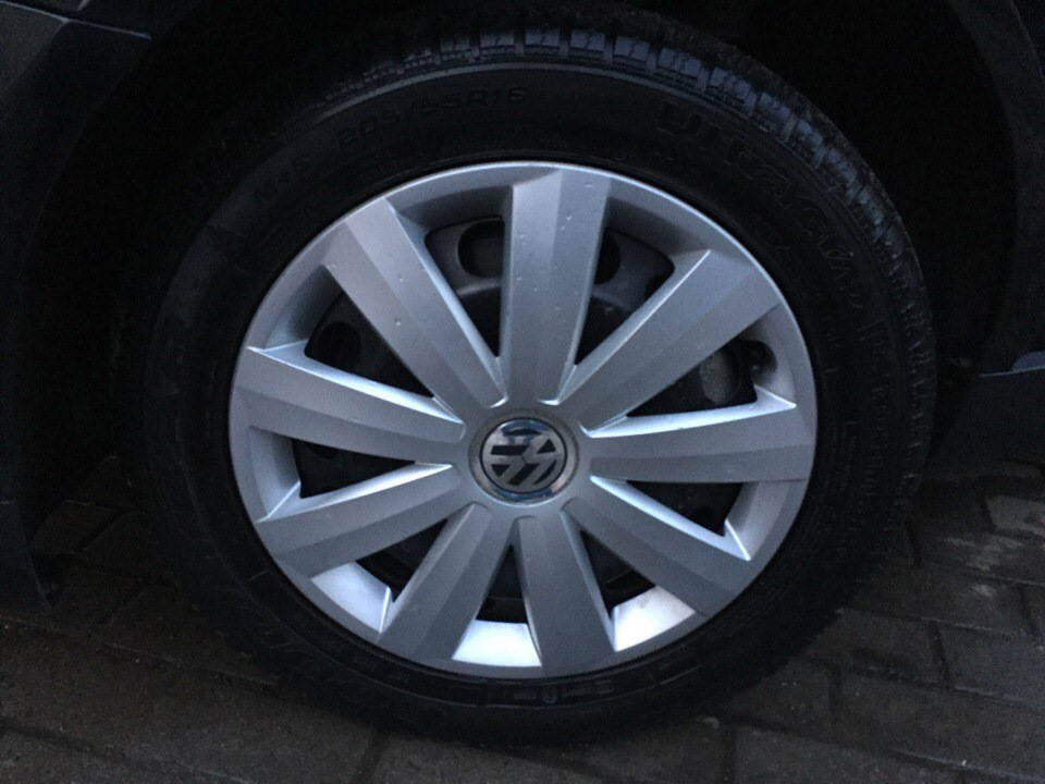 Оригінальні колпаки з Passat B7 1