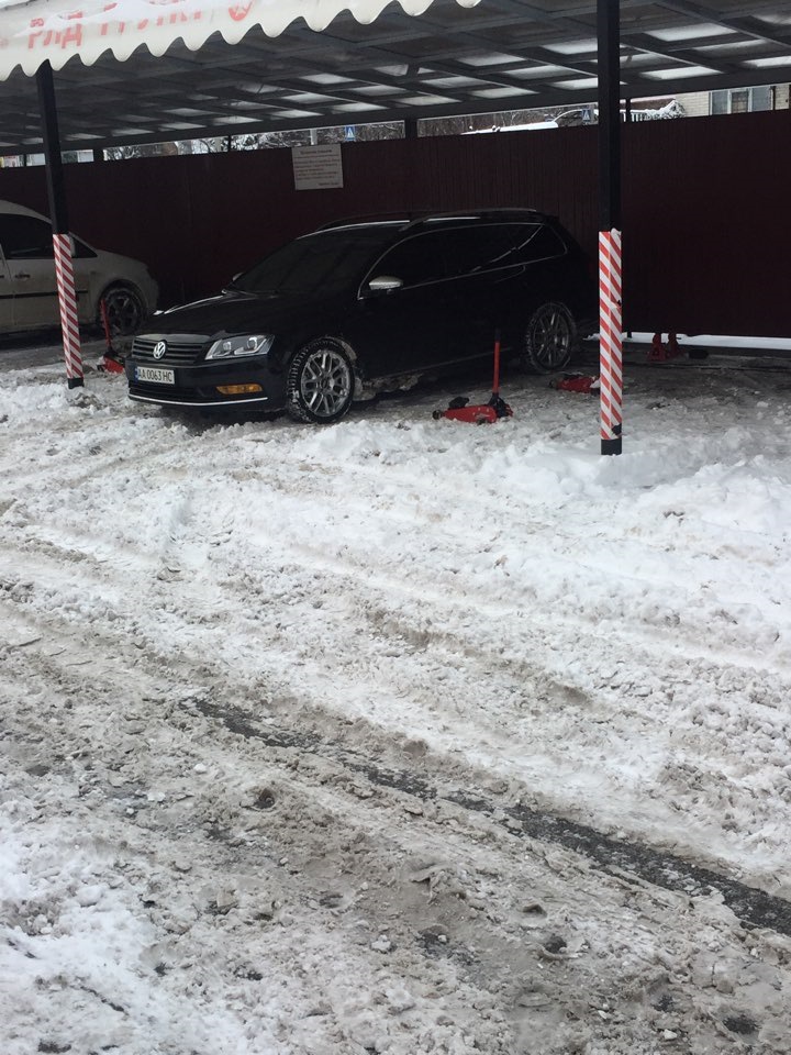 Сніжок присипав не ху(непогано):) 2