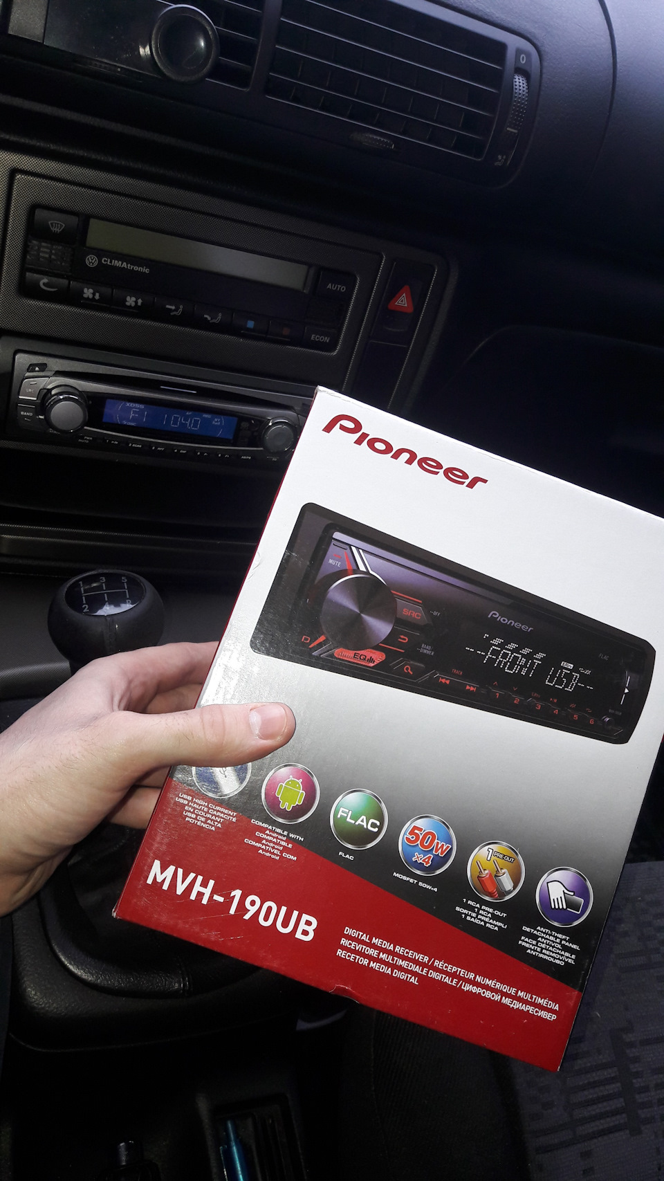 Pioneer MVH-190UB 1