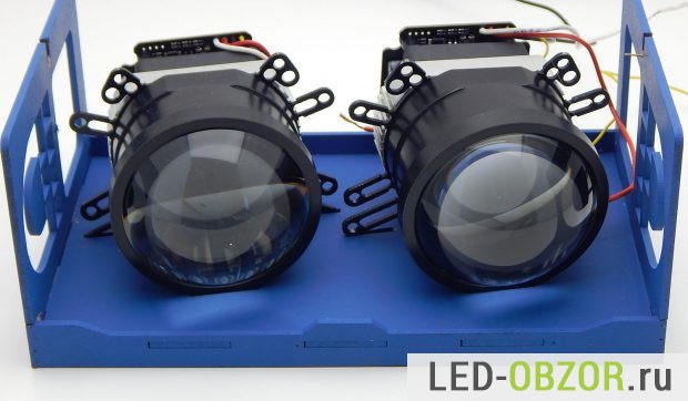 Світлодіодні Bi-LED лінзи DILIHT TRILED 3,0 у Passat b4 3