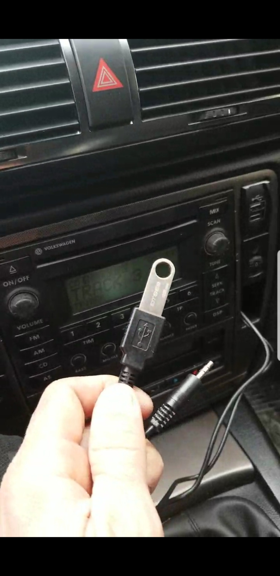 USB і aux в штатну магнітолу 1