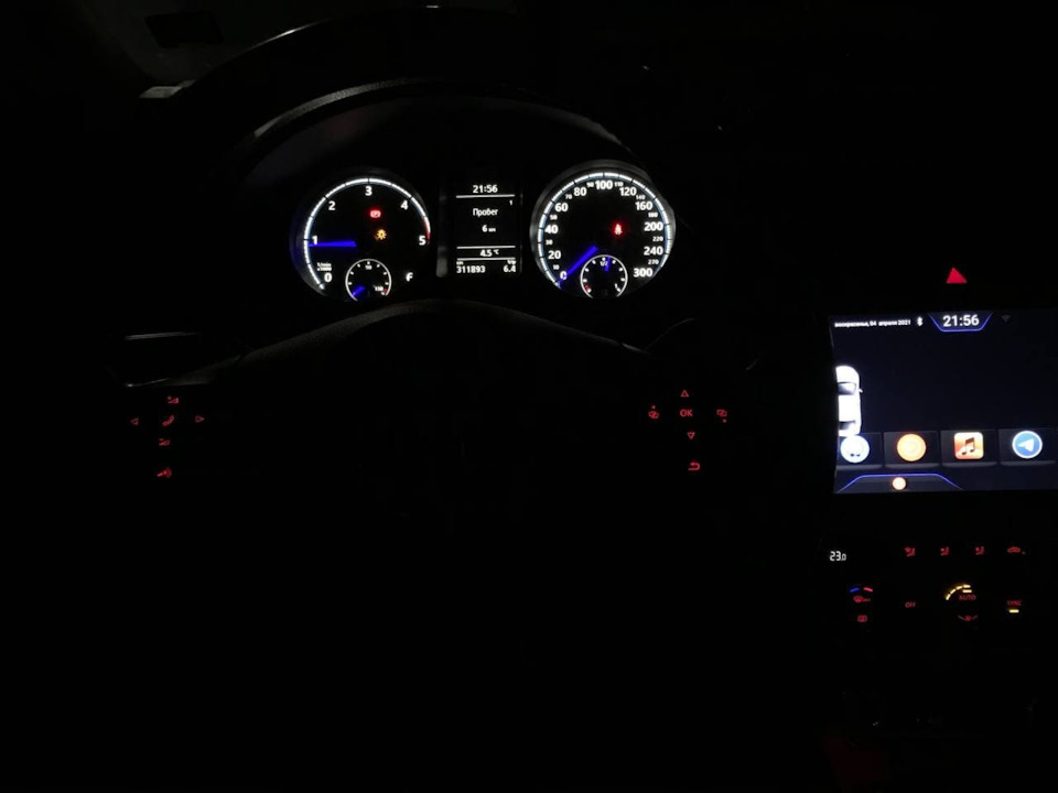 Шкали Scirocco R і пересвіт стрілок 1