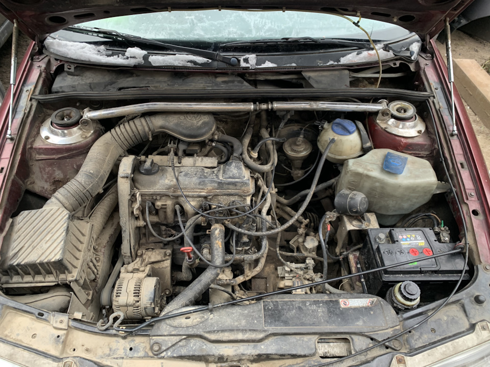 Розпорка склянок Passat B3/4 3