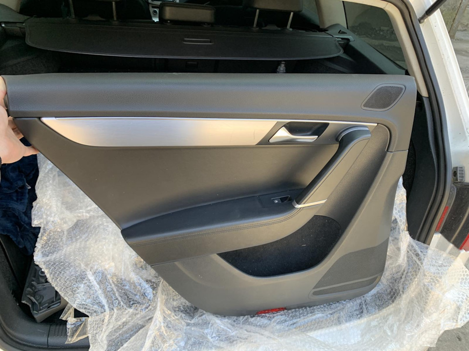 Перероблений дверний декор від passat b7 в дерево аквапринт 2