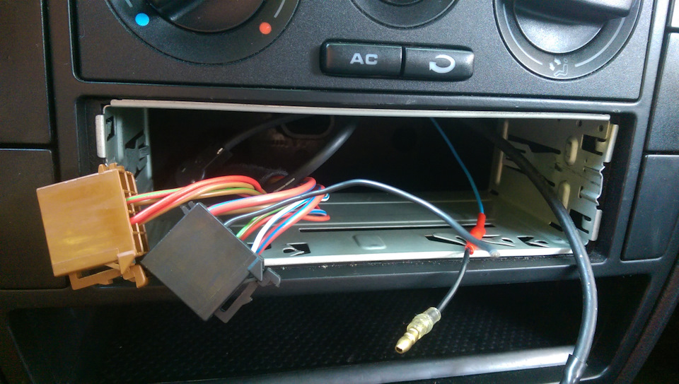 Pioneer DEH-65BT 5