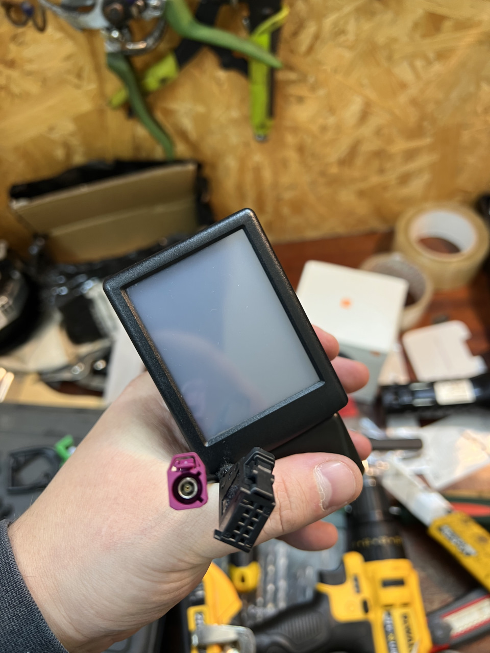Демонтаж штатного адаптера Bluetooth 1