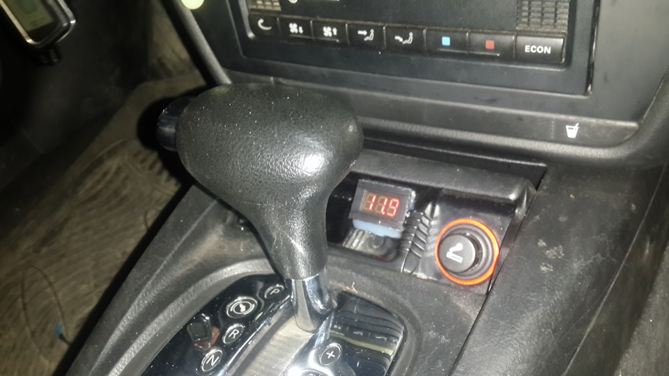 Підлокітник від 5+ і вольтметр 4